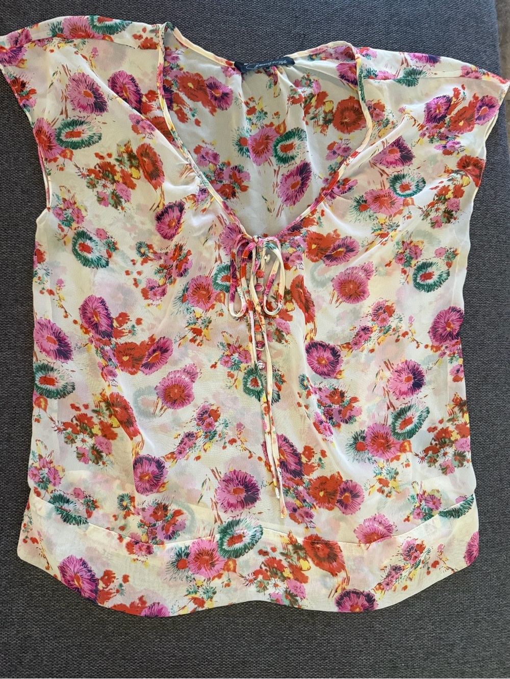 Patterson Kincaid Floral Tie-Front Women's Top in Cream and Pink